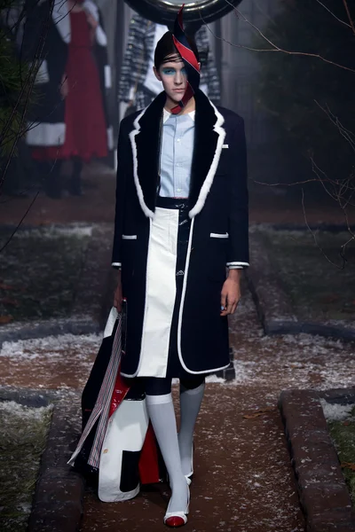 Look 10